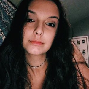 Meet your Posher, Dominique